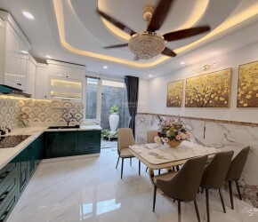 Bán Nhà Đẹp Lung Linh 6 Tầng Có Thang Máy Quận 7