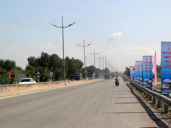Cho thuê đất làm bãi xe, bãi vật liệu xây dựng mặt tiền Võ Trần Chí, huyện Bình Chánh, TP.HCM
