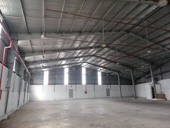 Cho thuê kho xưởng 550m2 có sân rộng tại DT 826, huyện Cần Đước, tỉnh Long An