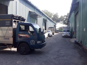 Cần cho thuê kho xưởng mặt tiền đường container tại Phú Thuận, Quận 7