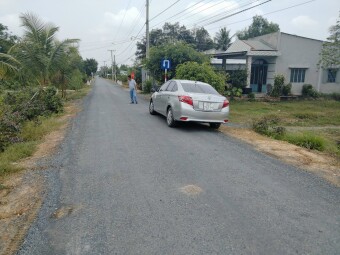 Cần bán đất mặt tiền đường thông tại xã Bình Hòa Bắc, huyện Đức Huệ