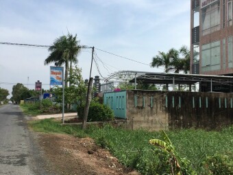 Cần bán đất 1400m2 mặt tiền DH 40 gần trung tâm Thị trấn Bình Đại