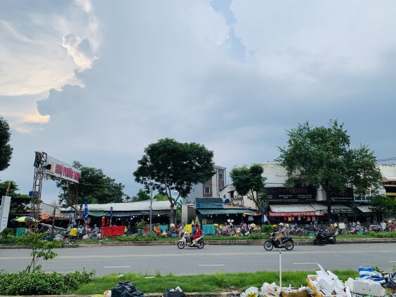 Cho thuê mặt bằng đẹp nằm đối diện chợ Phước Long, Quận 7