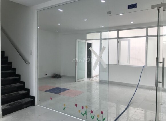 Cần cho thuê nhà mới xây nằm ngay mặt tiền Phú Thuận, p. Phú Thuận, Q7