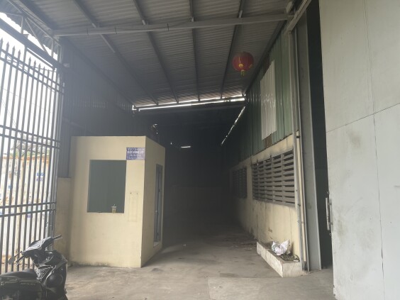 Cho thuê kho xưởng 1200m2 mặt tiền đường tại KP Thống Nhất, TP. Thuận An, tỉnh Bình Dương